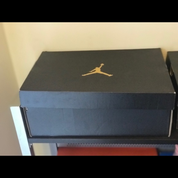 “Rush Pink” Retro 12 Jordan’s - Picture 5 of 7